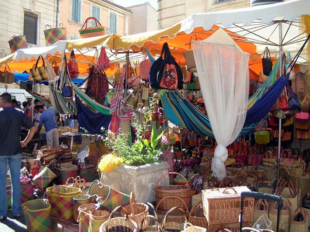 Apt market